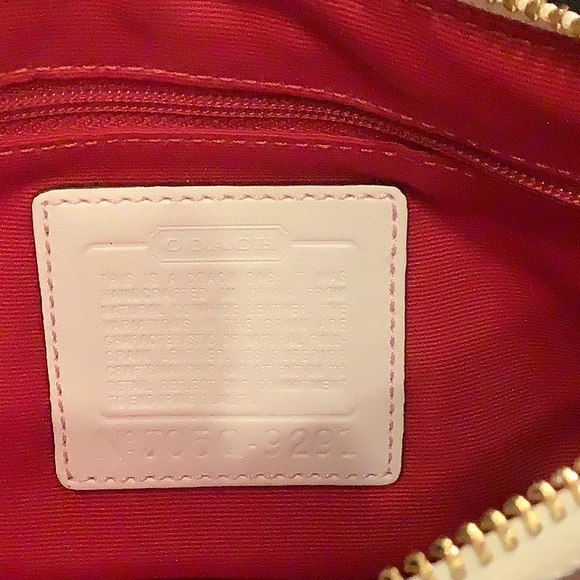 Coach wristlet purse with rose leather appliqué - Picture 6 of 6